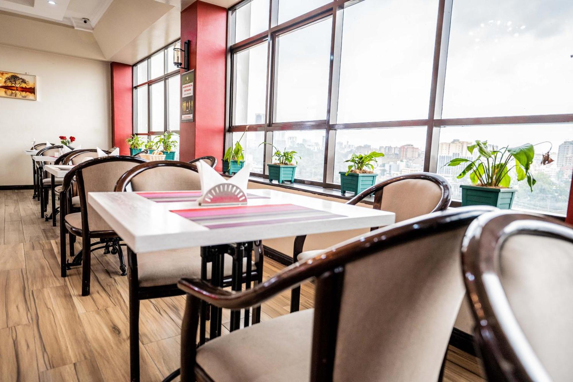 Hemak Suites Hotel Nairobi Esterno foto
