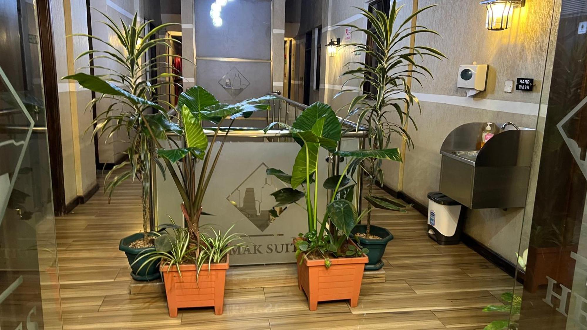 Hemak Suites Hotel Nairobi Esterno foto