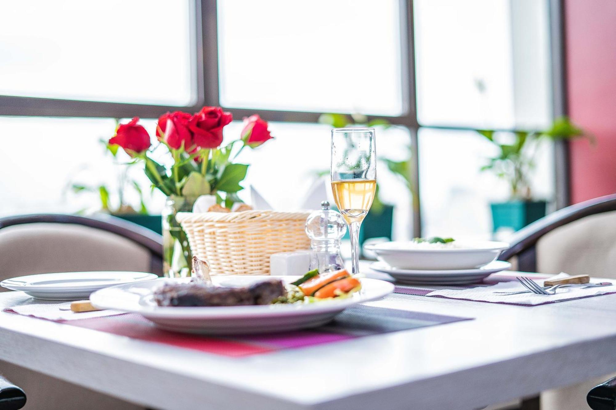 Hemak Suites Hotel Nairobi Esterno foto