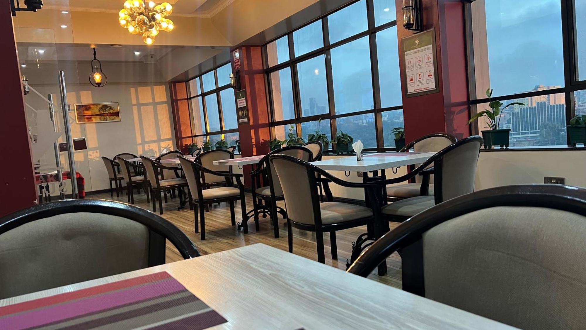 Hemak Suites Hotel Nairobi Esterno foto