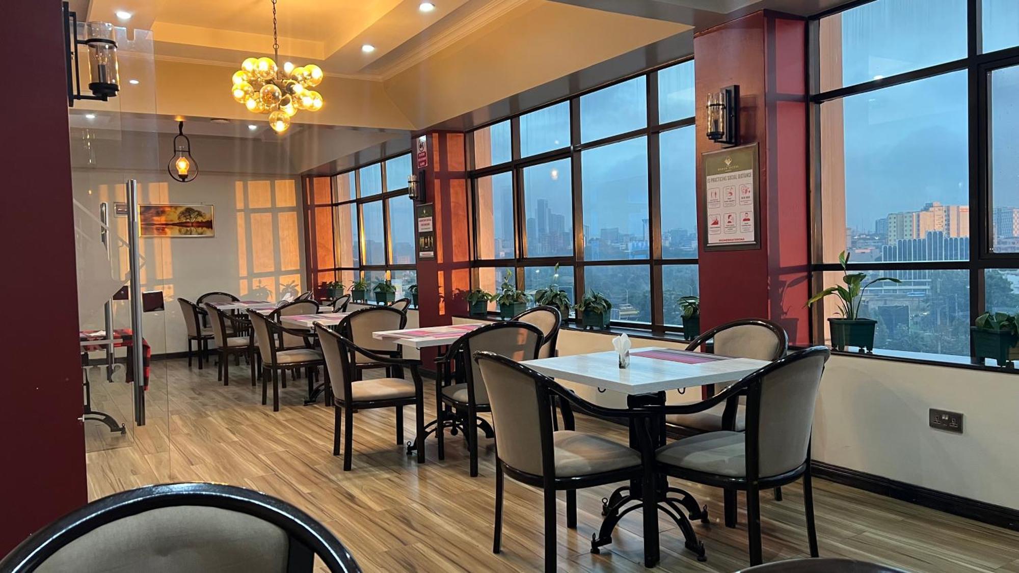 Hemak Suites Hotel Nairobi Esterno foto