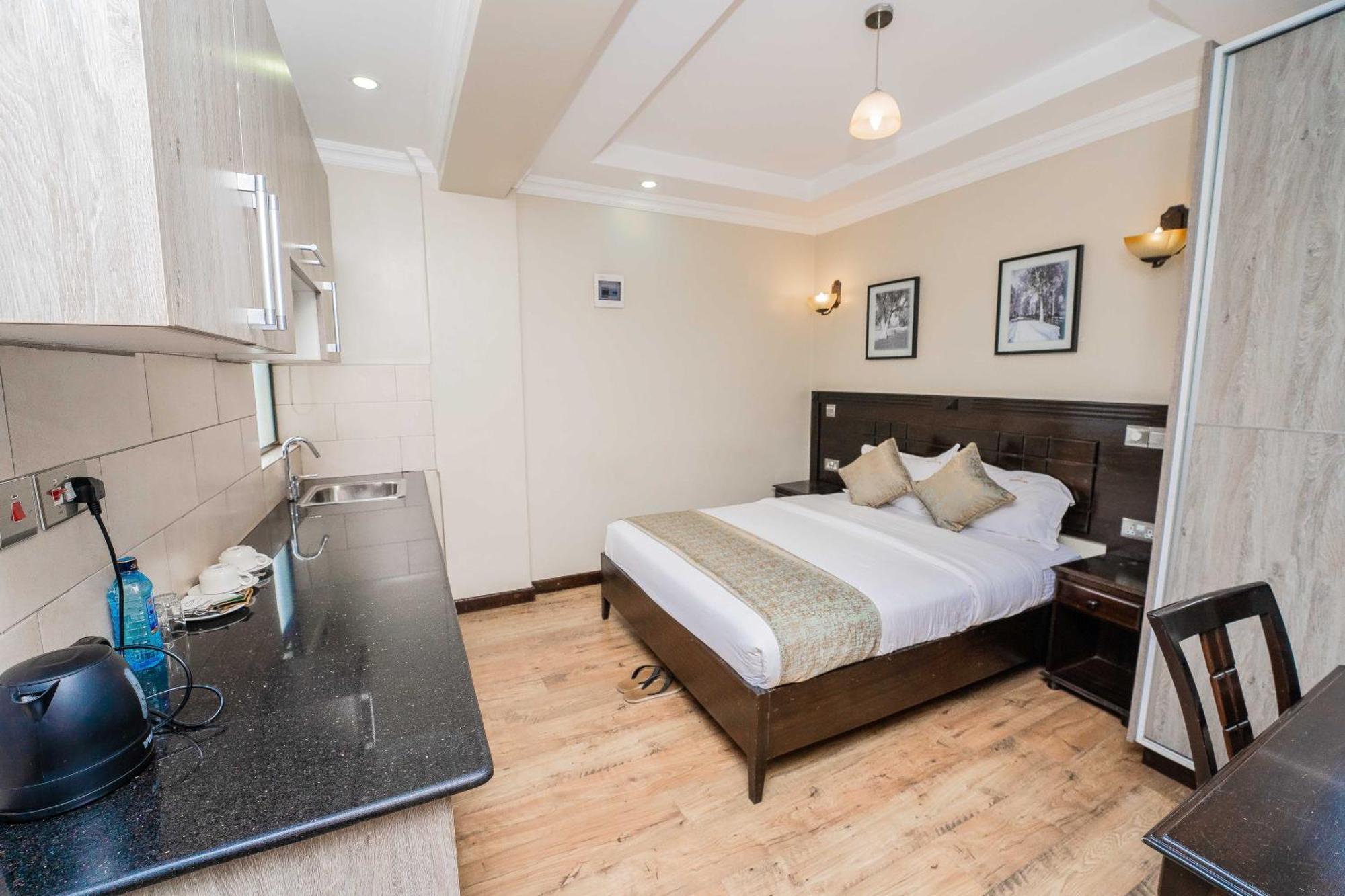 Hemak Suites Hotel Nairobi Esterno foto