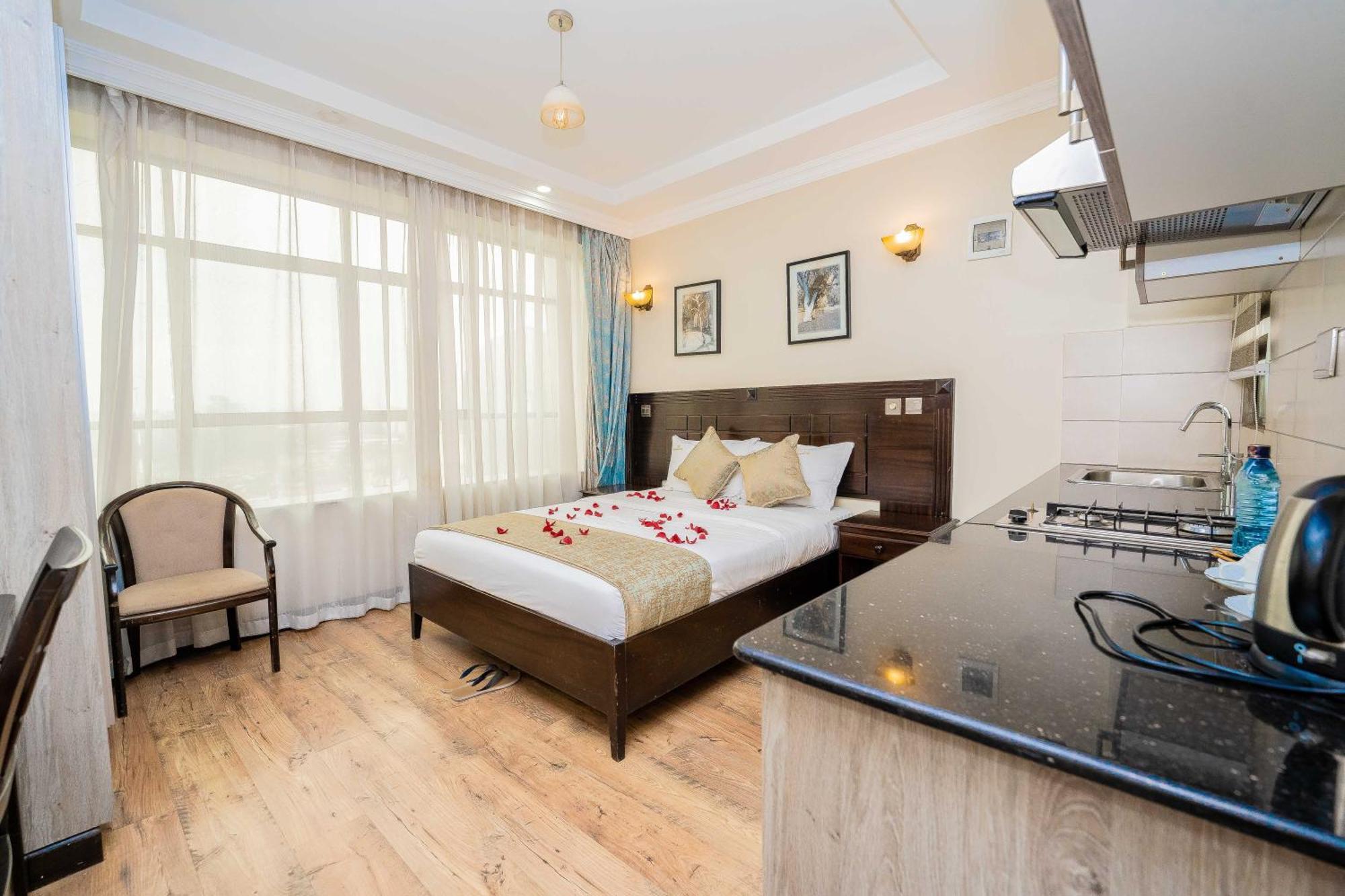 Hemak Suites Hotel Nairobi Esterno foto