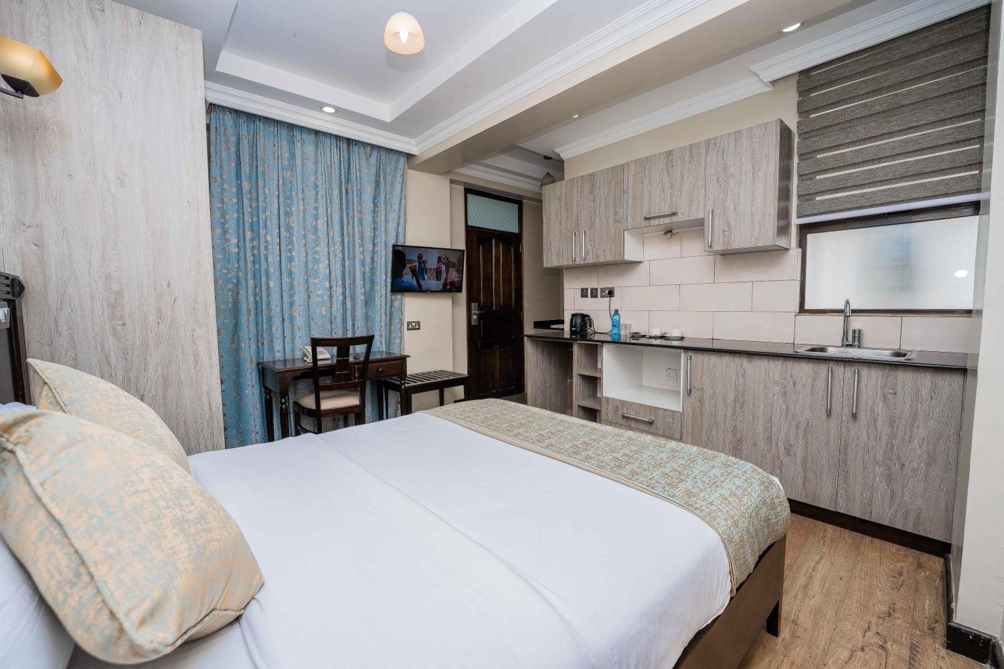 Hemak Suites Hotel Nairobi Esterno foto