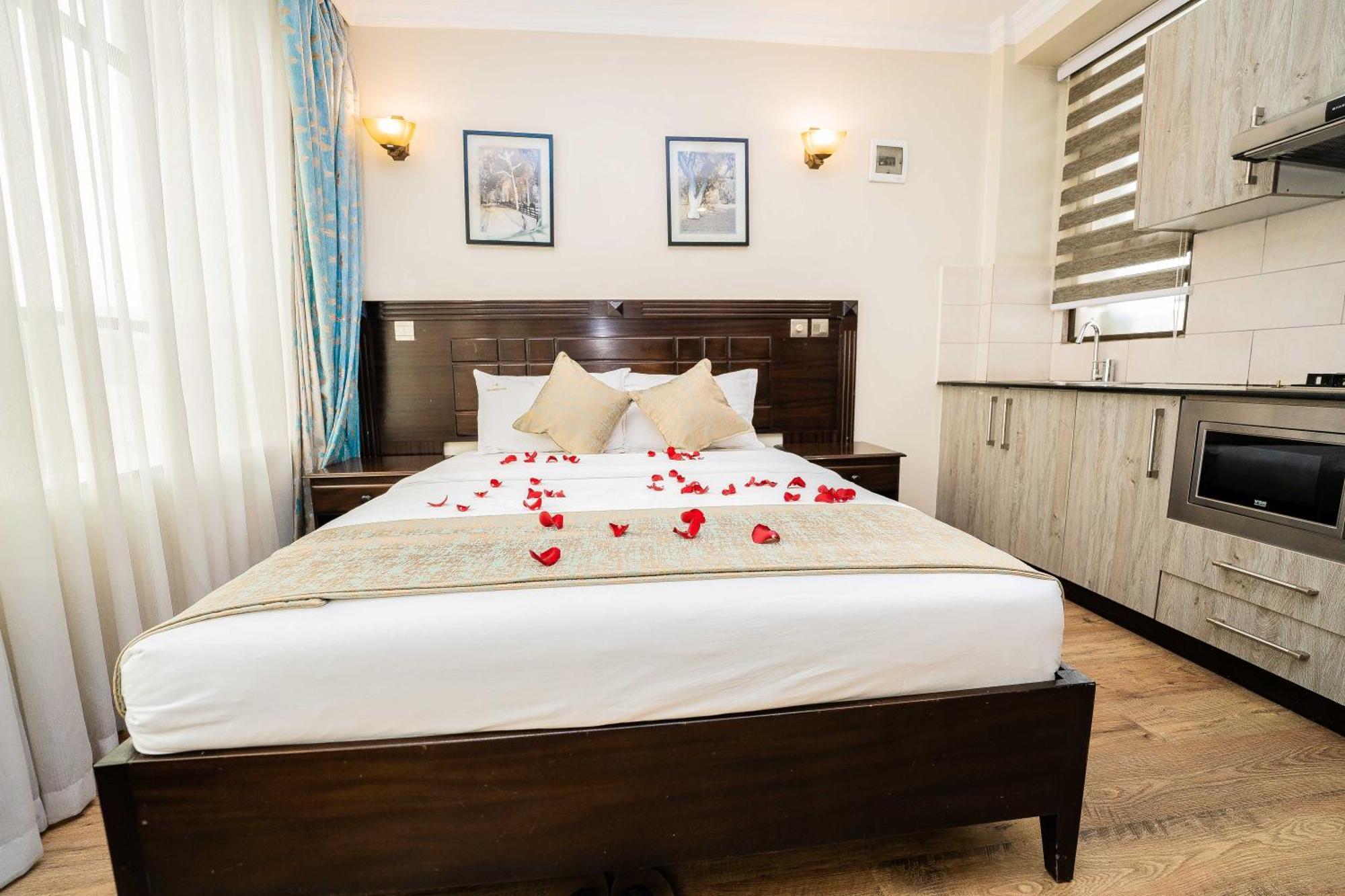 Hemak Suites Hotel Nairobi Esterno foto