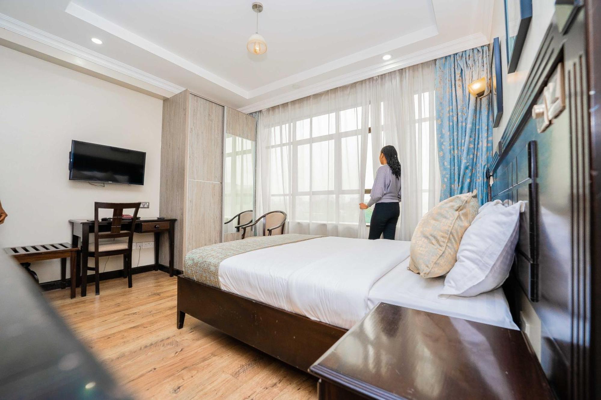 Hemak Suites Hotel Nairobi Esterno foto