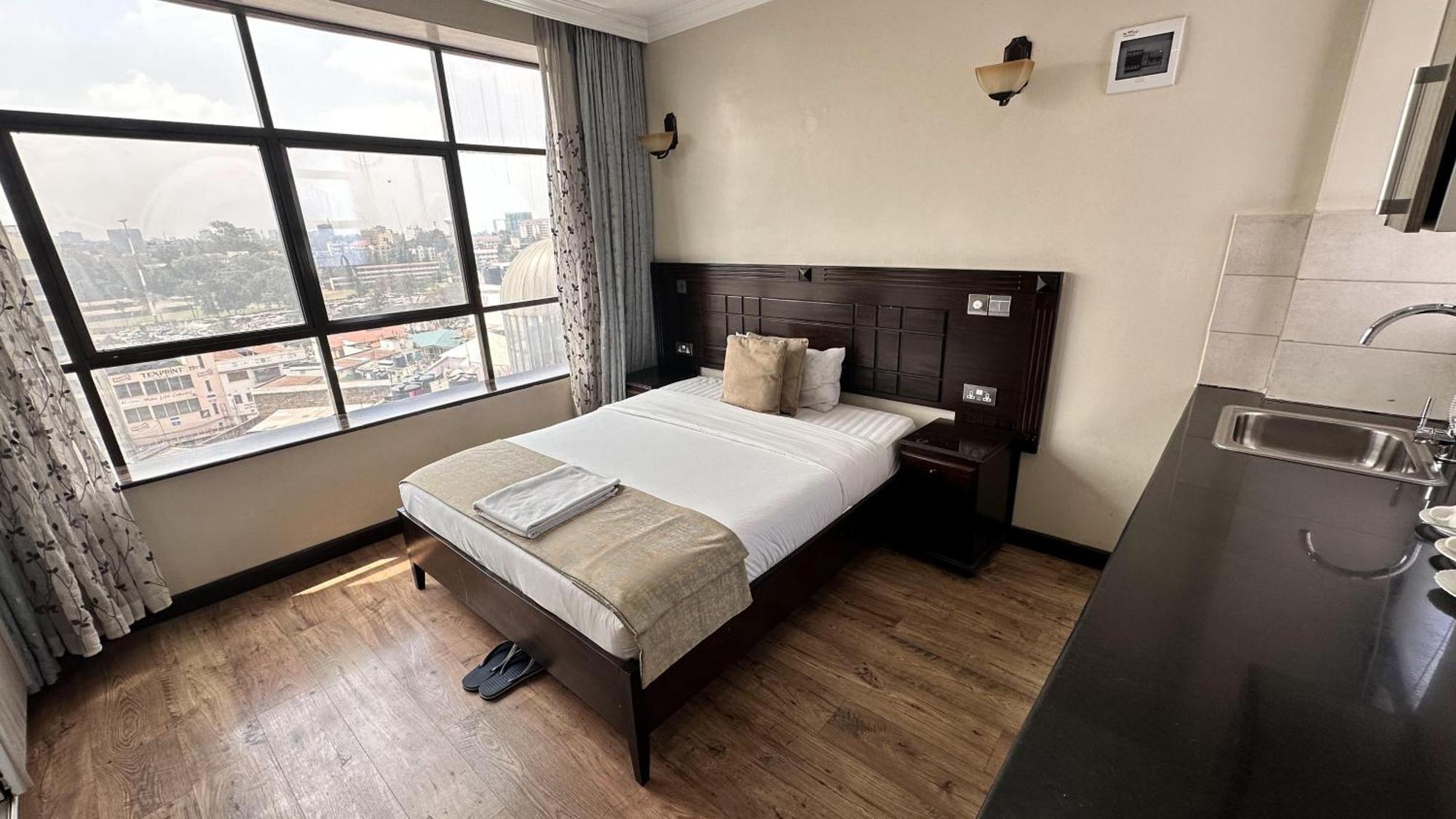Hemak Suites Hotel Nairobi Esterno foto