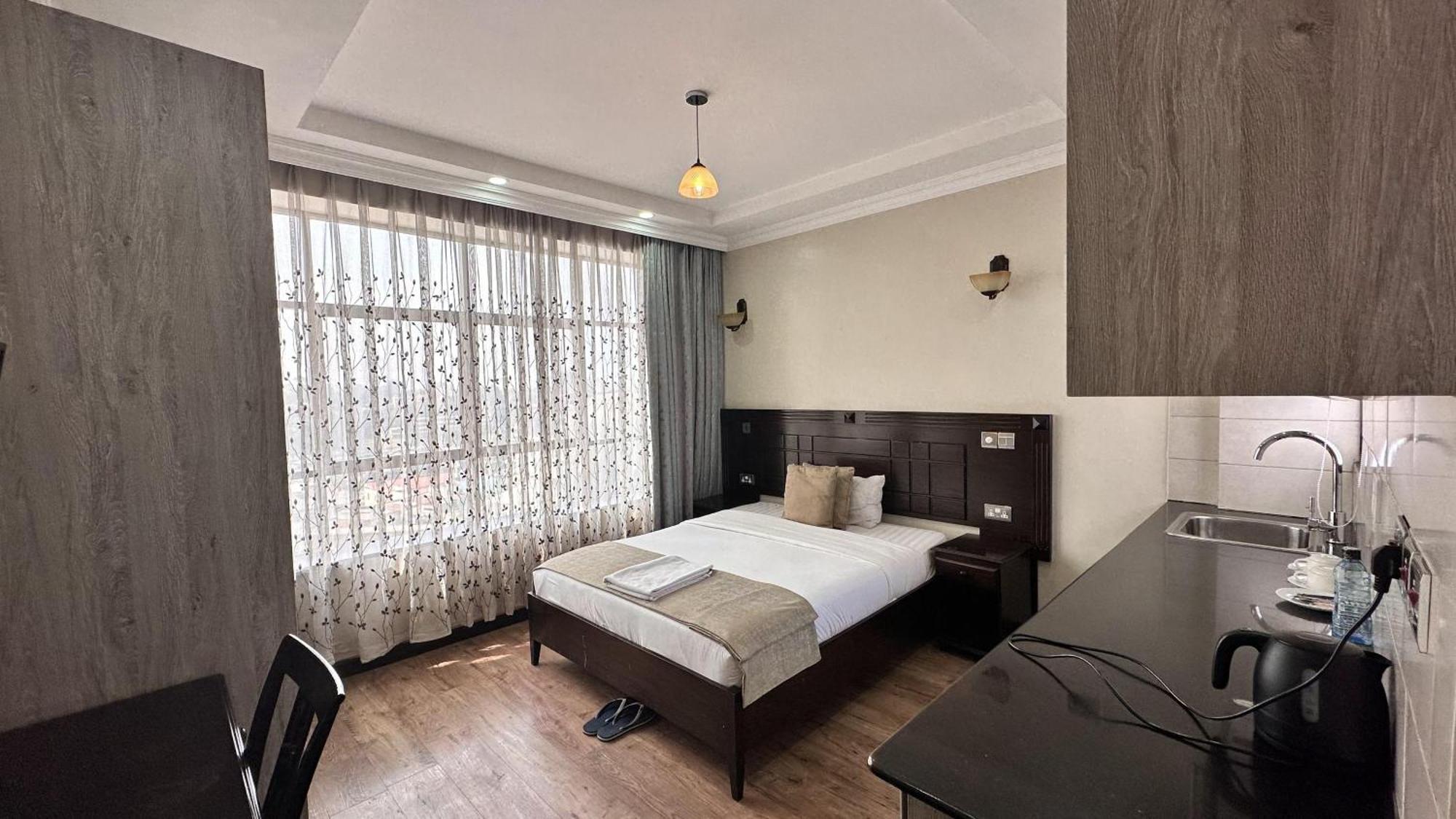 Hemak Suites Hotel Nairobi Esterno foto