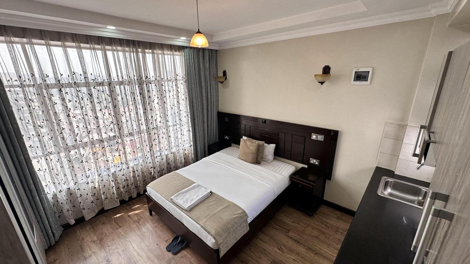 Hemak Suites Hotel Nairobi Esterno foto