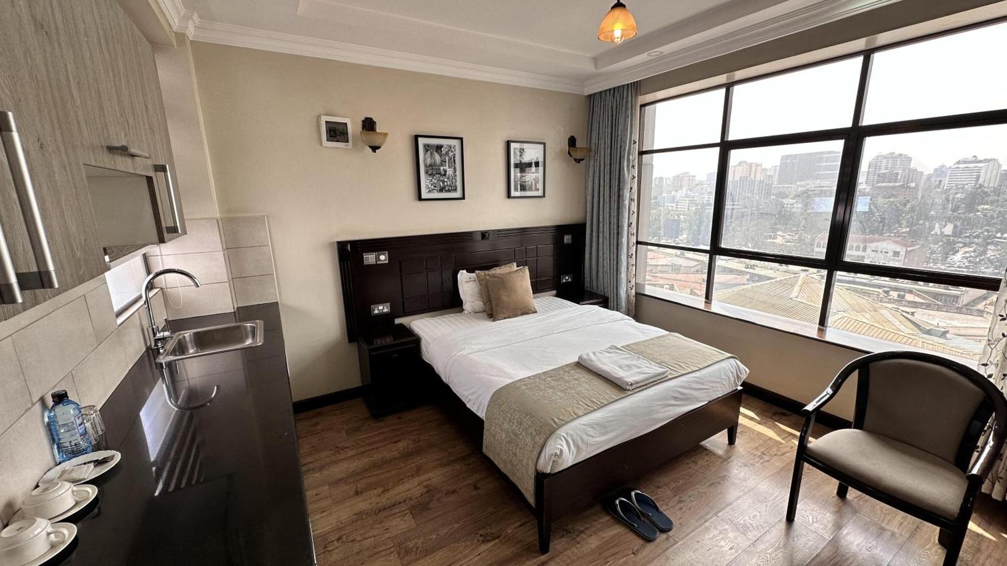 Hemak Suites Hotel Nairobi Esterno foto
