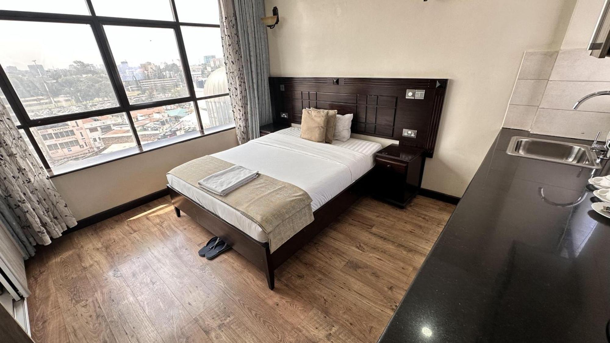 Hemak Suites Hotel Nairobi Esterno foto