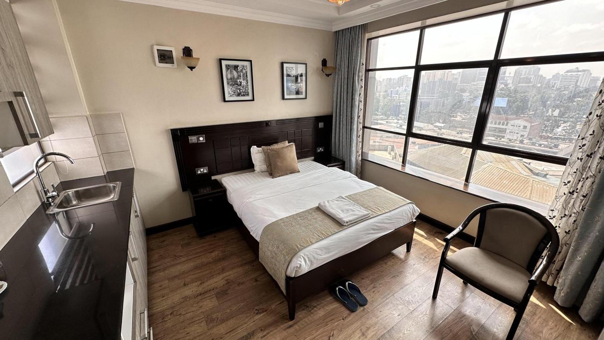Hemak Suites Hotel Nairobi Esterno foto