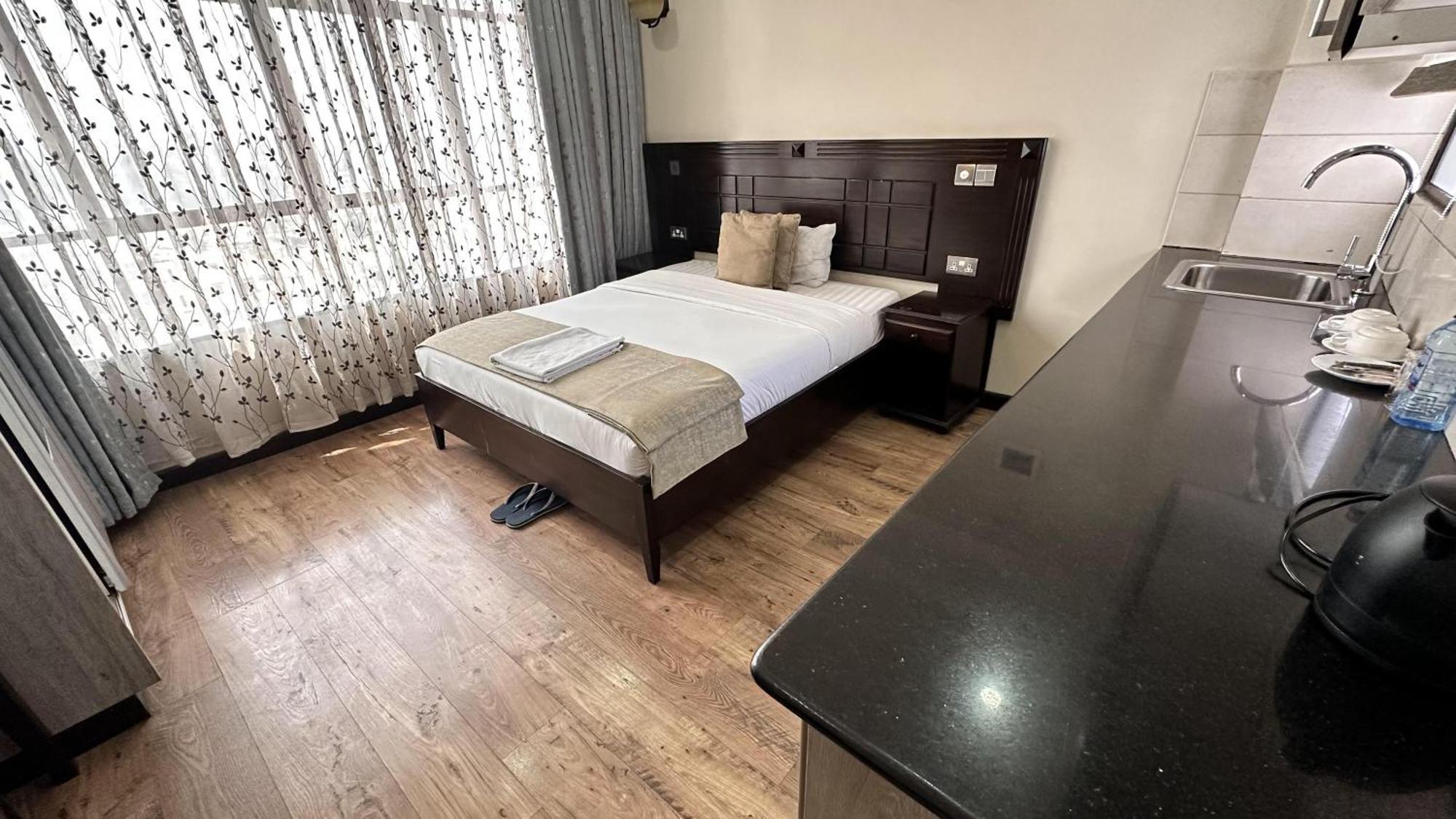 Hemak Suites Hotel Nairobi Esterno foto