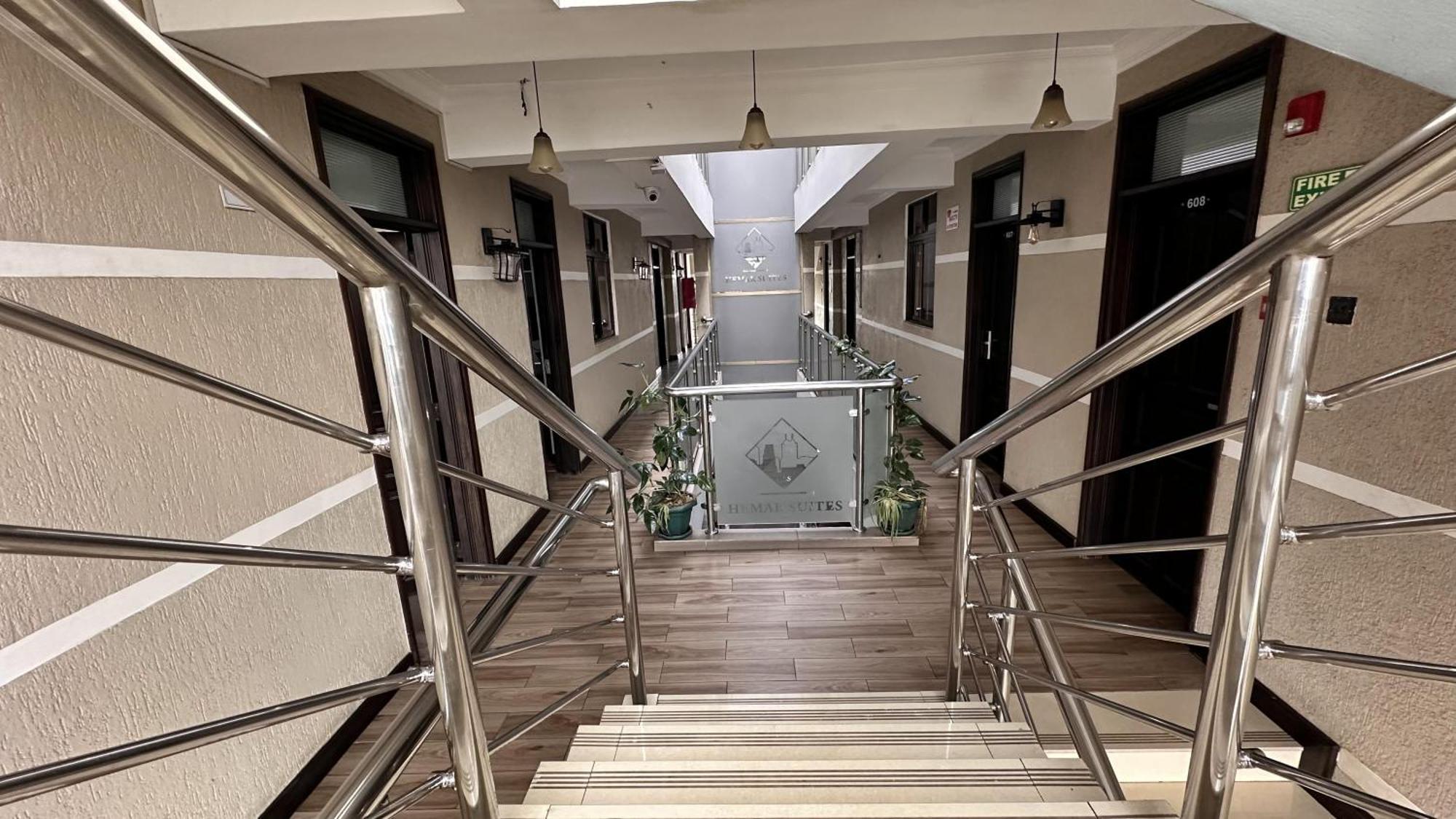 Hemak Suites Hotel Nairobi Esterno foto