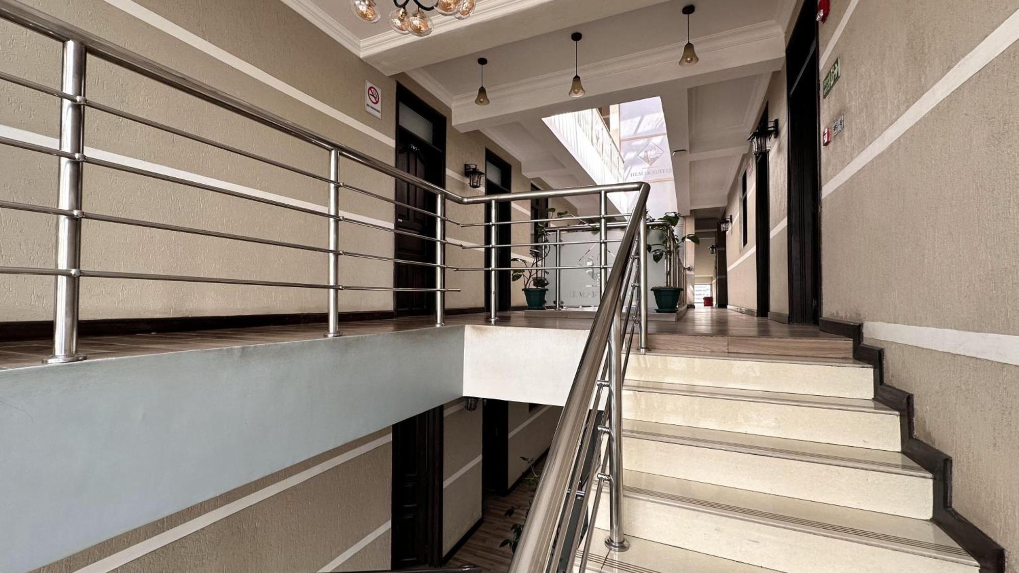 Hemak Suites Hotel Nairobi Esterno foto