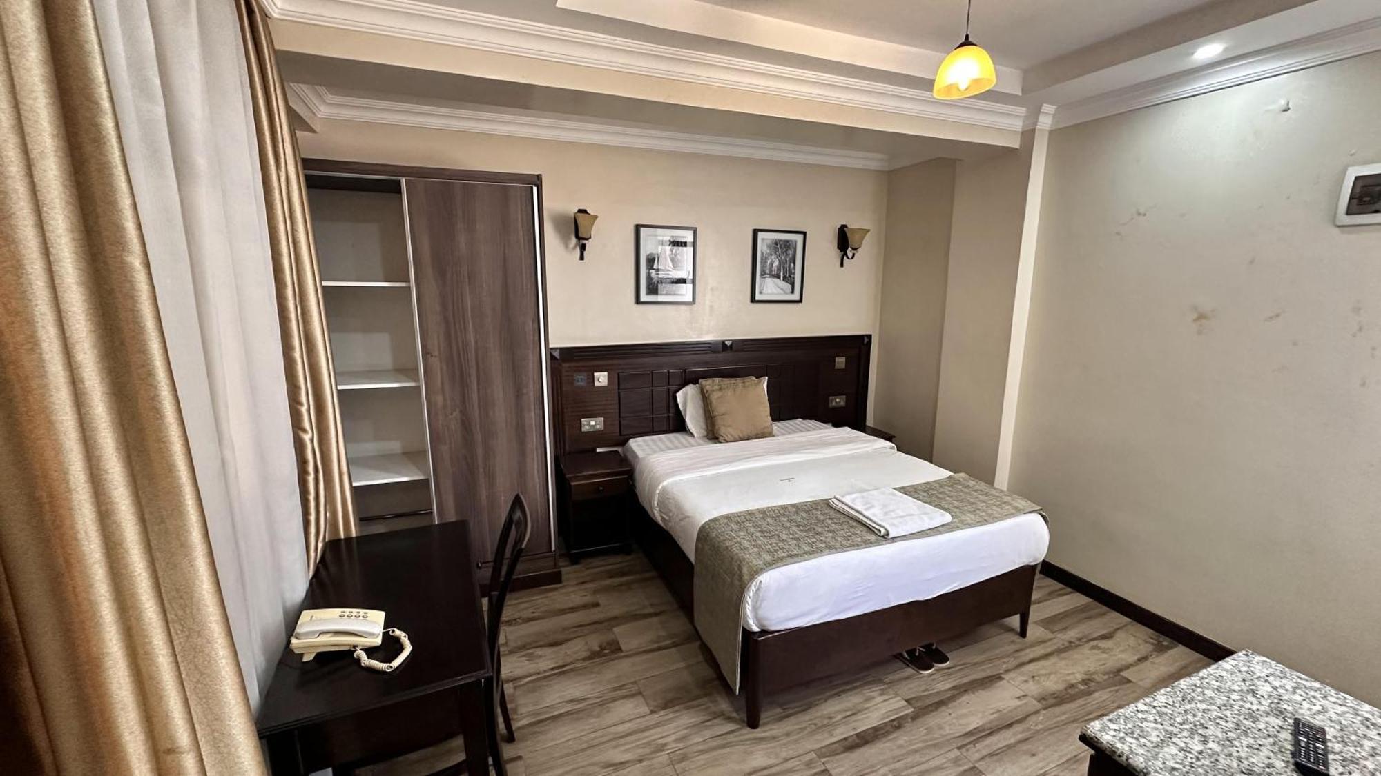 Hemak Suites Hotel Nairobi Esterno foto