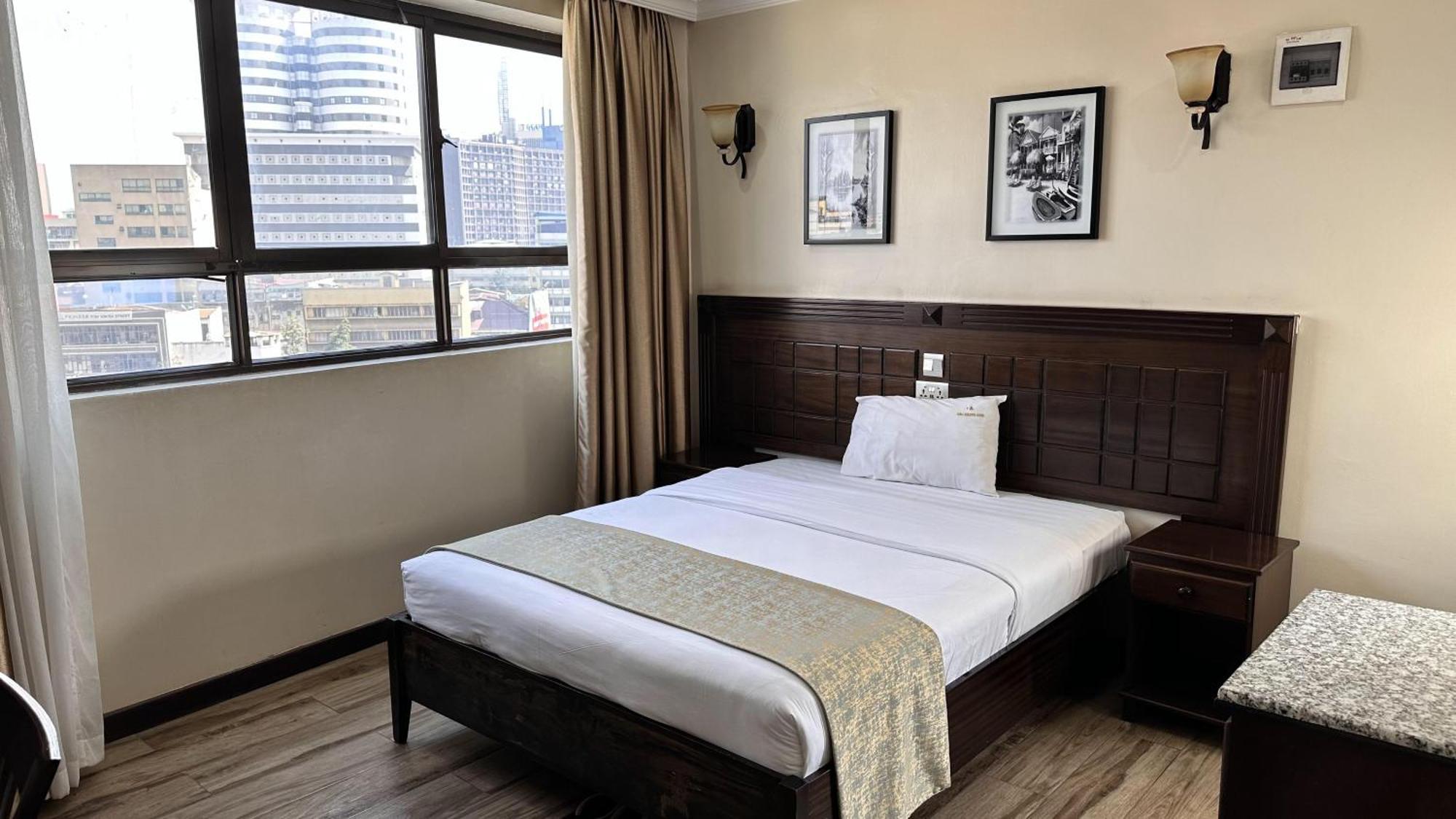 Hemak Suites Hotel Nairobi Esterno foto